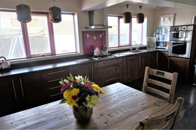 Kitchen / Breakfast
