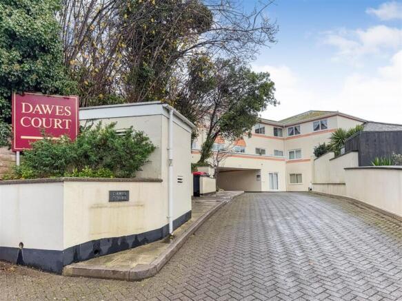 Freehold & Flat 3 Dawes Court, Fisher Street, Paig