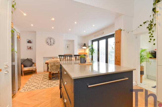Kitchen Island.JPG