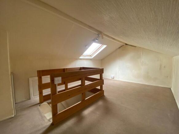 2 bed Terraced to rent Image 12