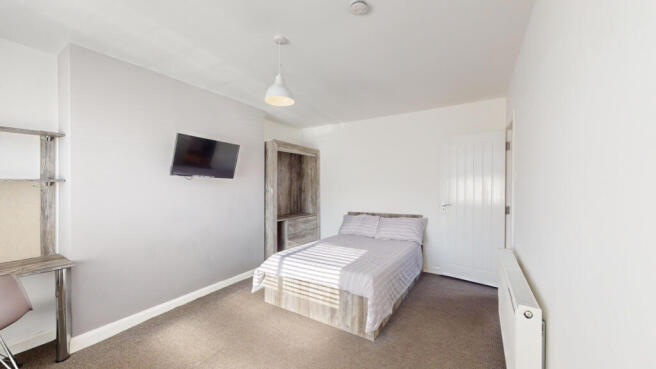 4 bed House to rent Image 4