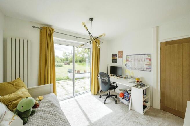 4 bed Detached for sale Image 8