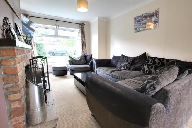 2 bed Semi-Detached Bungalow for sale Image 7