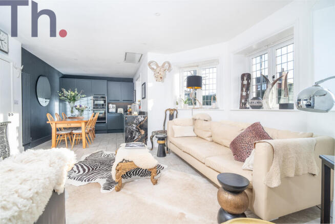 Open Plan Lounge & Kitchen/Dining