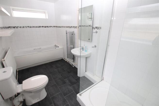 FOUR PIECE BATHROOM