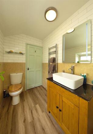 48 Wyndham Cres. 0212.jpg