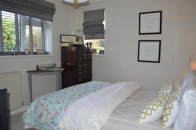 GROUND FLOOR / BEDROOM 2