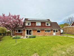 Saxton, Sands Lane, Henfield BN5 9YL