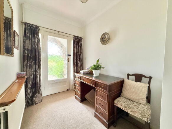 4 bed Detached for sale Image 8