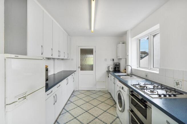 4 bed Detached for sale Image 8