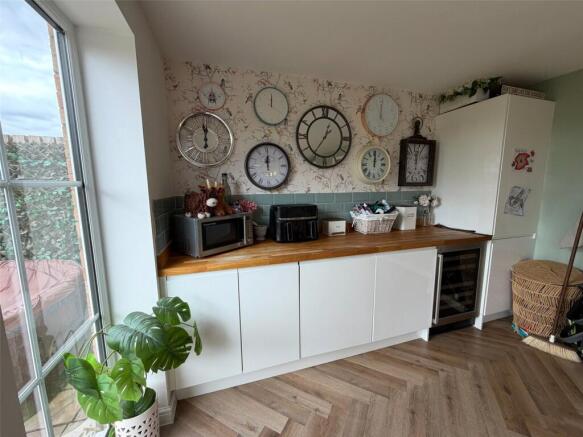 4 bed Detached for sale Image 9