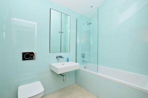 Flat 7, 37 Oasis Court, Mile End Road, London E1 4TP
