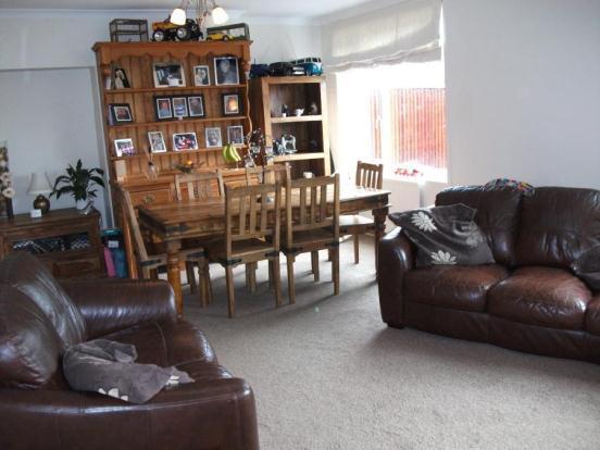Lounge/ Dining Area