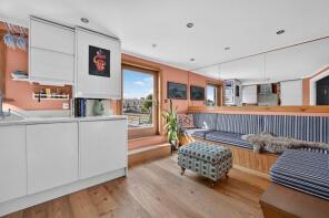 Flat 4, 67a, Stroud Green Road, London N4 3EG