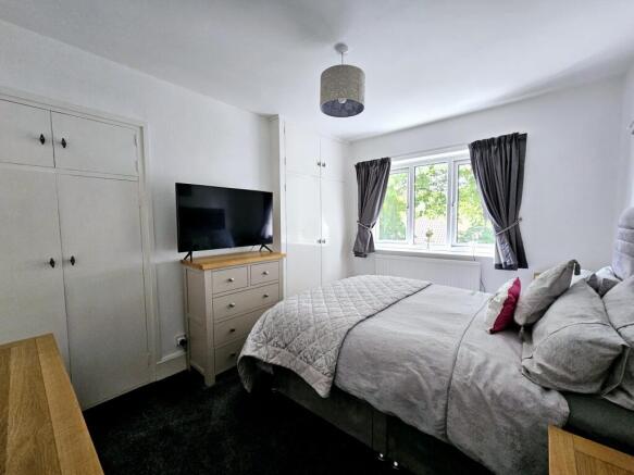 4 bed Semi-Detached for sale Image 11
