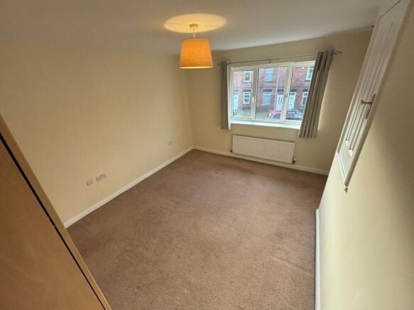 2 bed Semi-Detached to rent Image 9