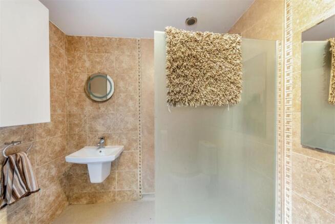 8524977-interior20.jpg