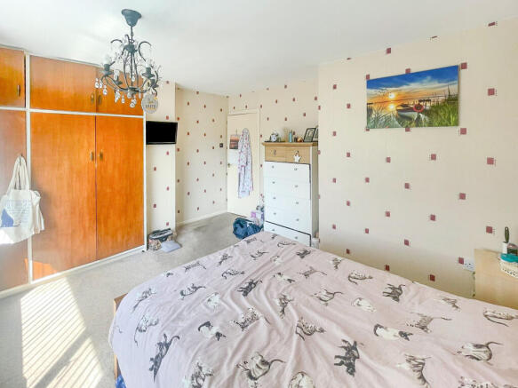 3 bed Semi-Detached for sale Image 9