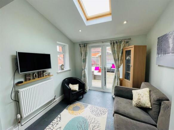 3theclosefam2.jpg