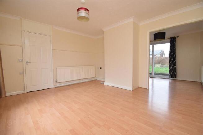 3 bed Semi-Detached to rent Image 12