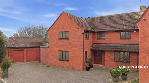 Tyle Green, Emerson Park, RM11