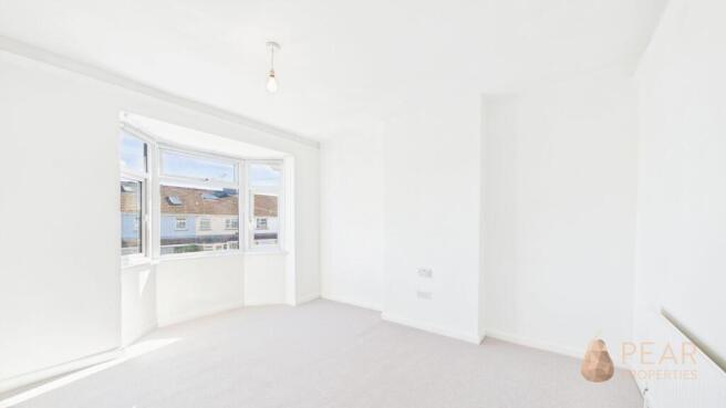 First Avenue, Lancing, BN15 photo 4