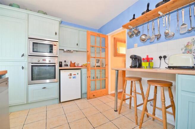 Kitchen-Breakfast Area.JPG