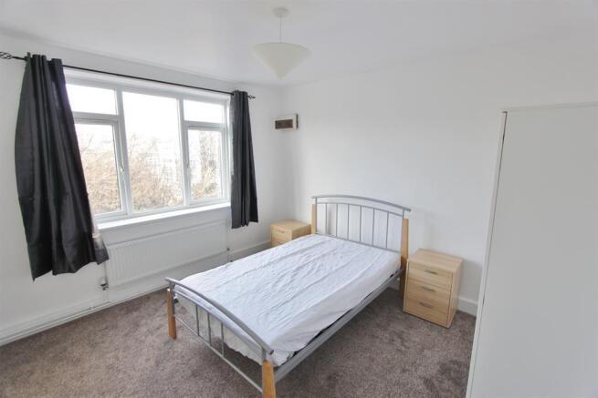 2 bed Flat to rent Image 7