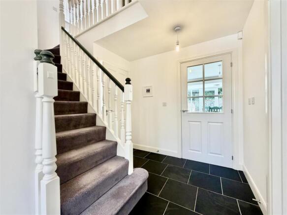 4 bed Detached for sale Image 10