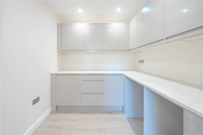 4 bed Semi-Detached for sale Image 5