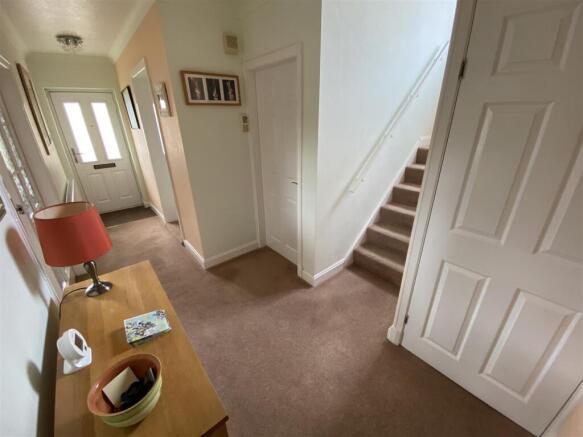 4 bed Detached for sale Image 11