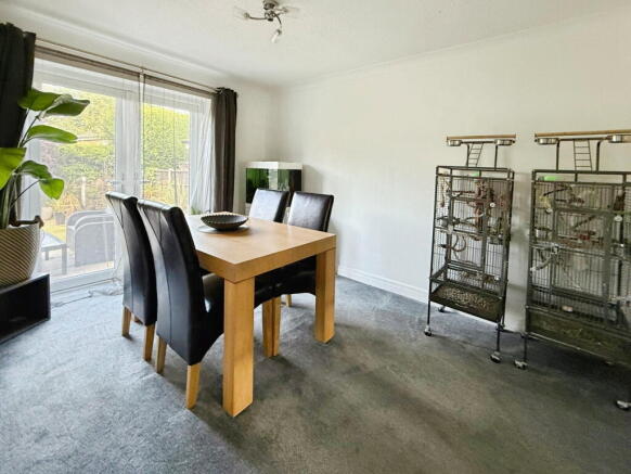 4 bed Detached for sale Image 9