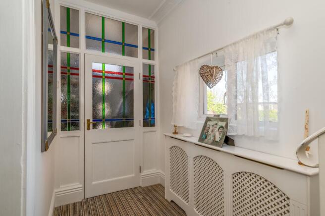 5 bed Detached for sale Image 6
