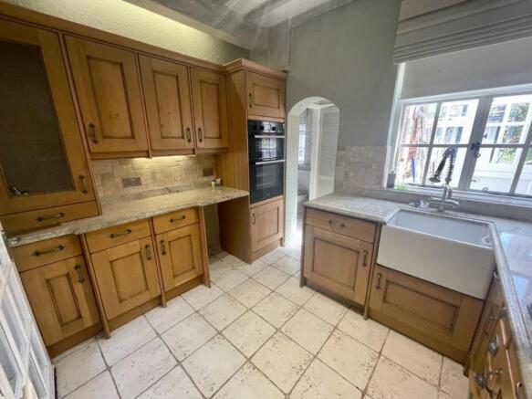 Kitchen 1.jpg