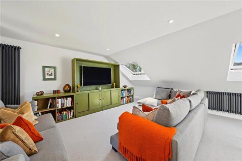 Stoneleigh Street, London, W11