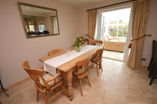 Dining Area.JPG
