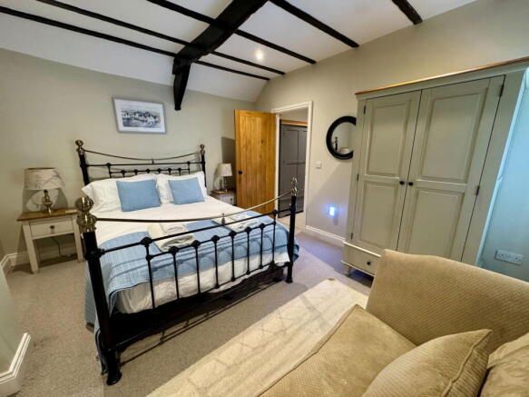 2 bed Cottage for sale Image 7