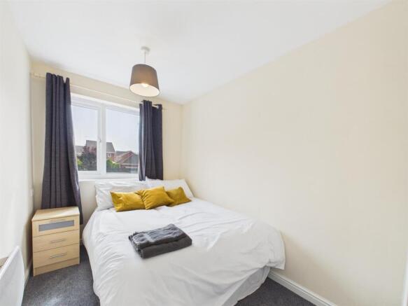 2 bed Flat for sale Image 7