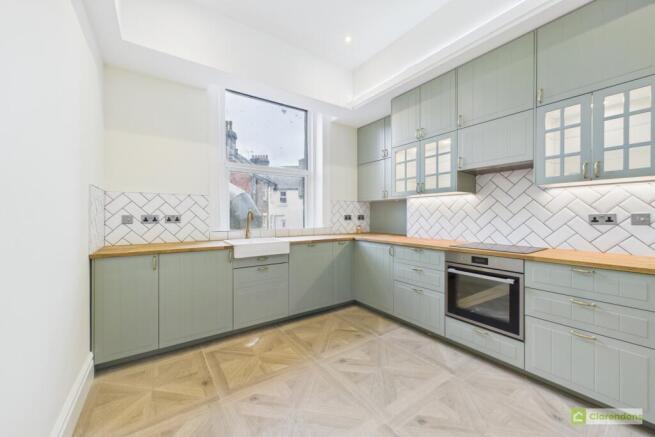 CAM02528G0-PR0429-STILL017