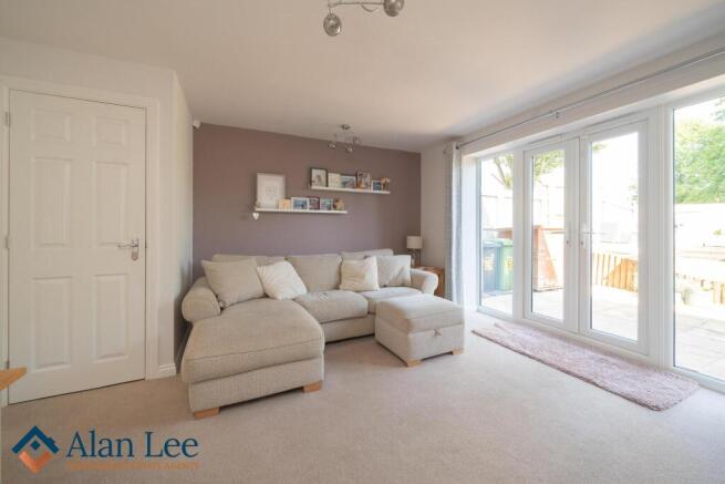 West Park Drive, Macclesfield, Cheshire photo 4