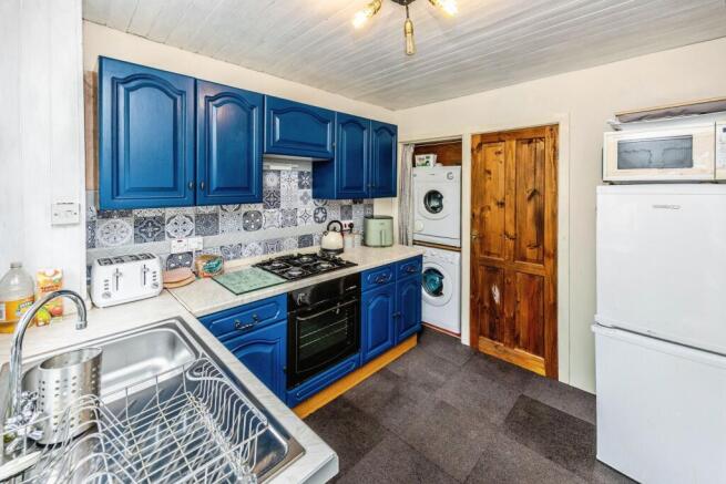 3 bed Semi-Detached for sale Image 10