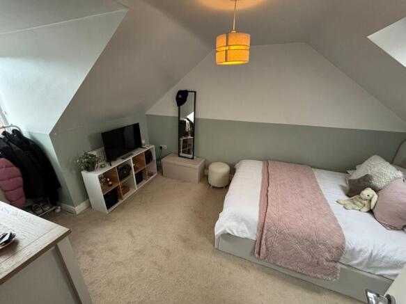 3 bed House to rent Image 5