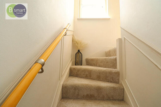 2 bed Semi-Detached to rent Image 5