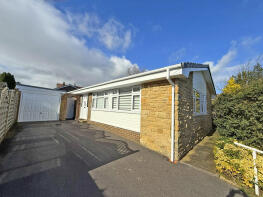 Flat 3, The Glen, Hay Brow Crescent, Scalby, Scarborough YO13 0SG