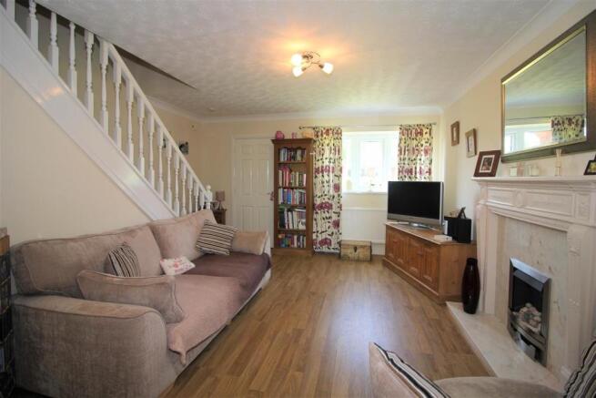 LOUNGE 1