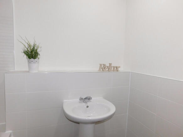 2 bed Apartment to rent Image 10