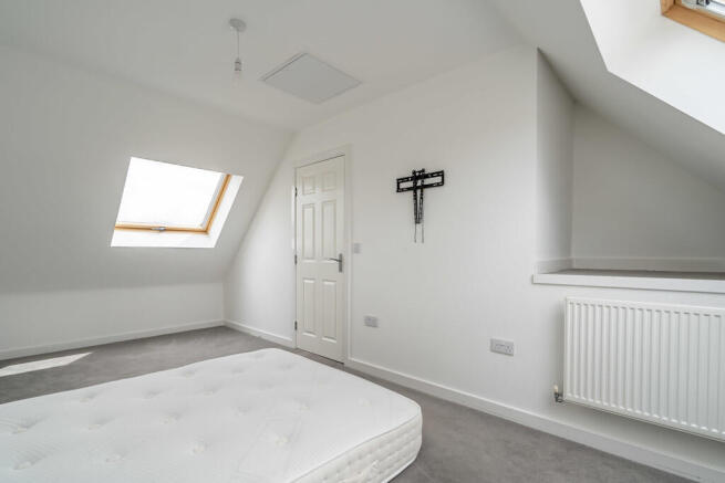 3 bed Terraced for sale Image 11