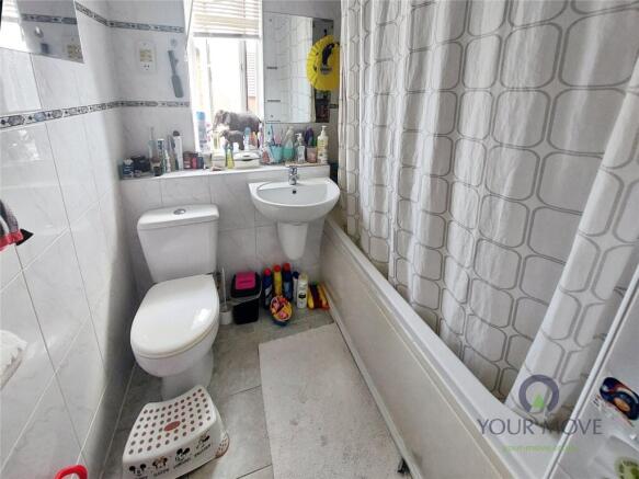 Lara Grove, Tipton, West Midlands, DY4 photo 4