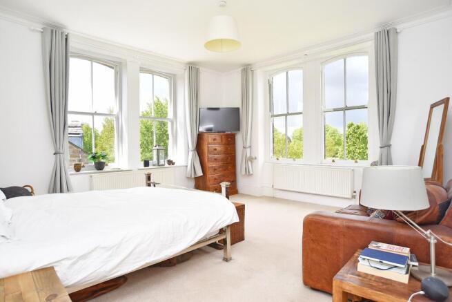 4 bed Flat for sale Image 7