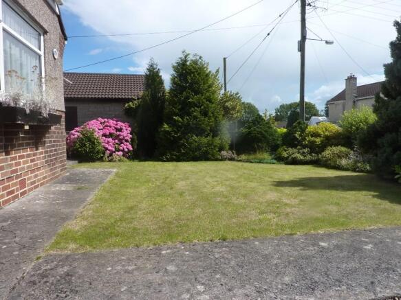 FRONT GARDEN